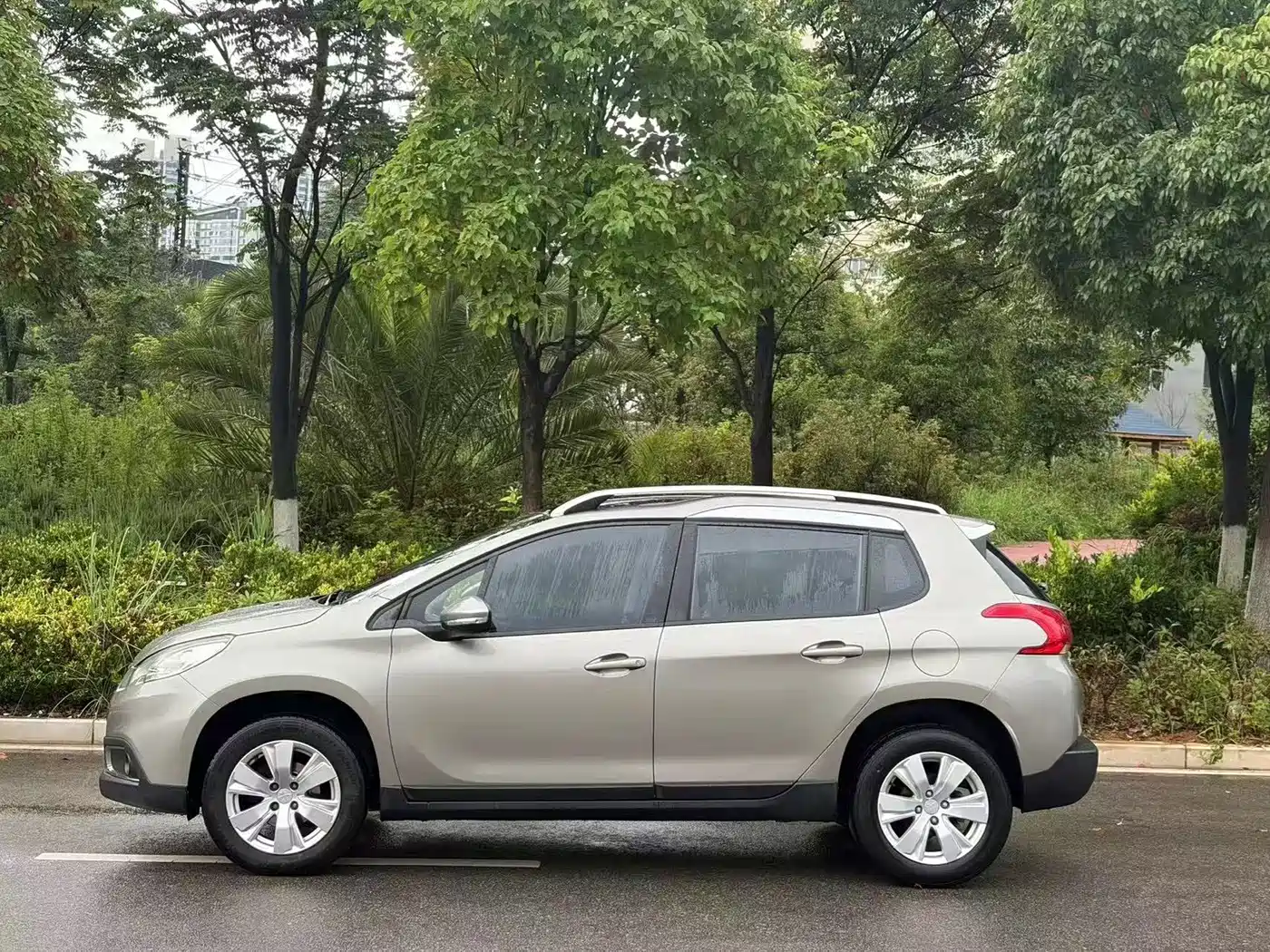 Peugeot 2008 2016 2014 1.6L Automatic Fashion Edition