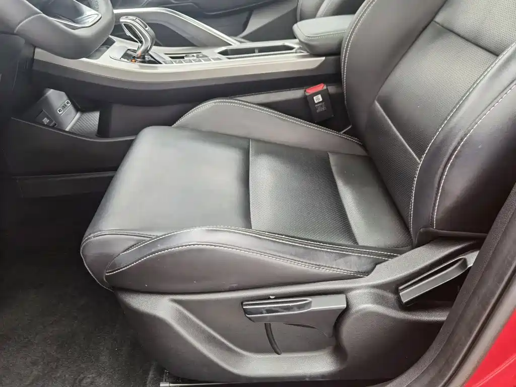 Photo 20 - Geely Binyue
