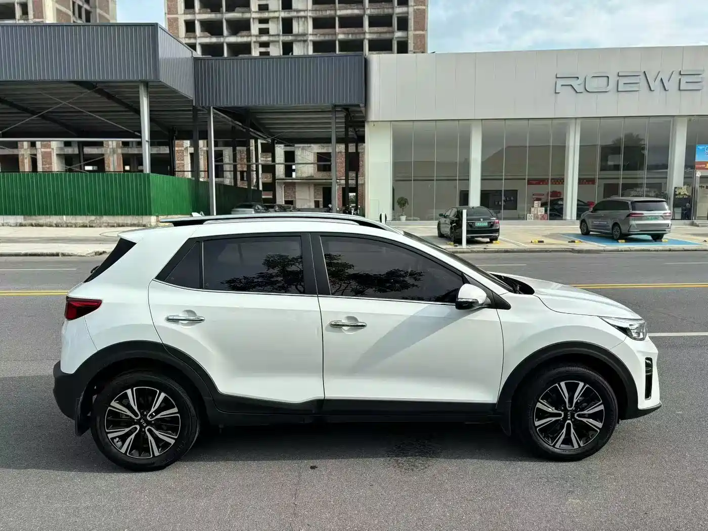 Photo 5 - Kia KX1