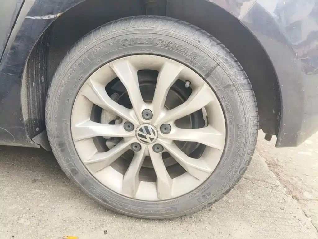 Фото 7 - Volkswagen Golf