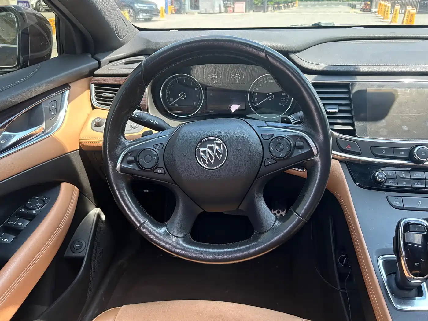 Фото 16 - Buick LaCrosse