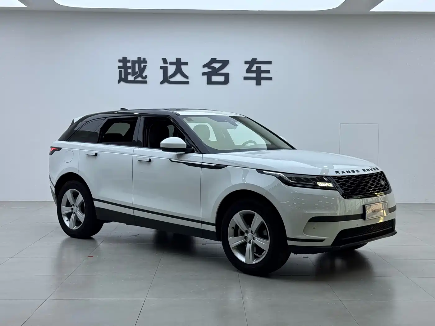 Фото 3 - Land Rover Range Rover Velar