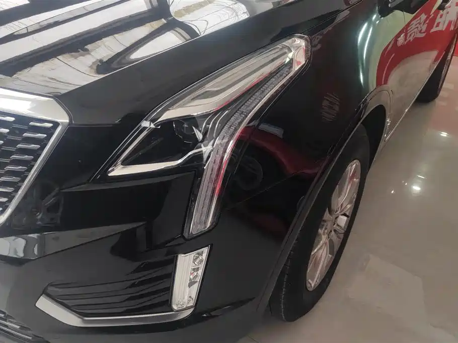 CADILLAC XT5
