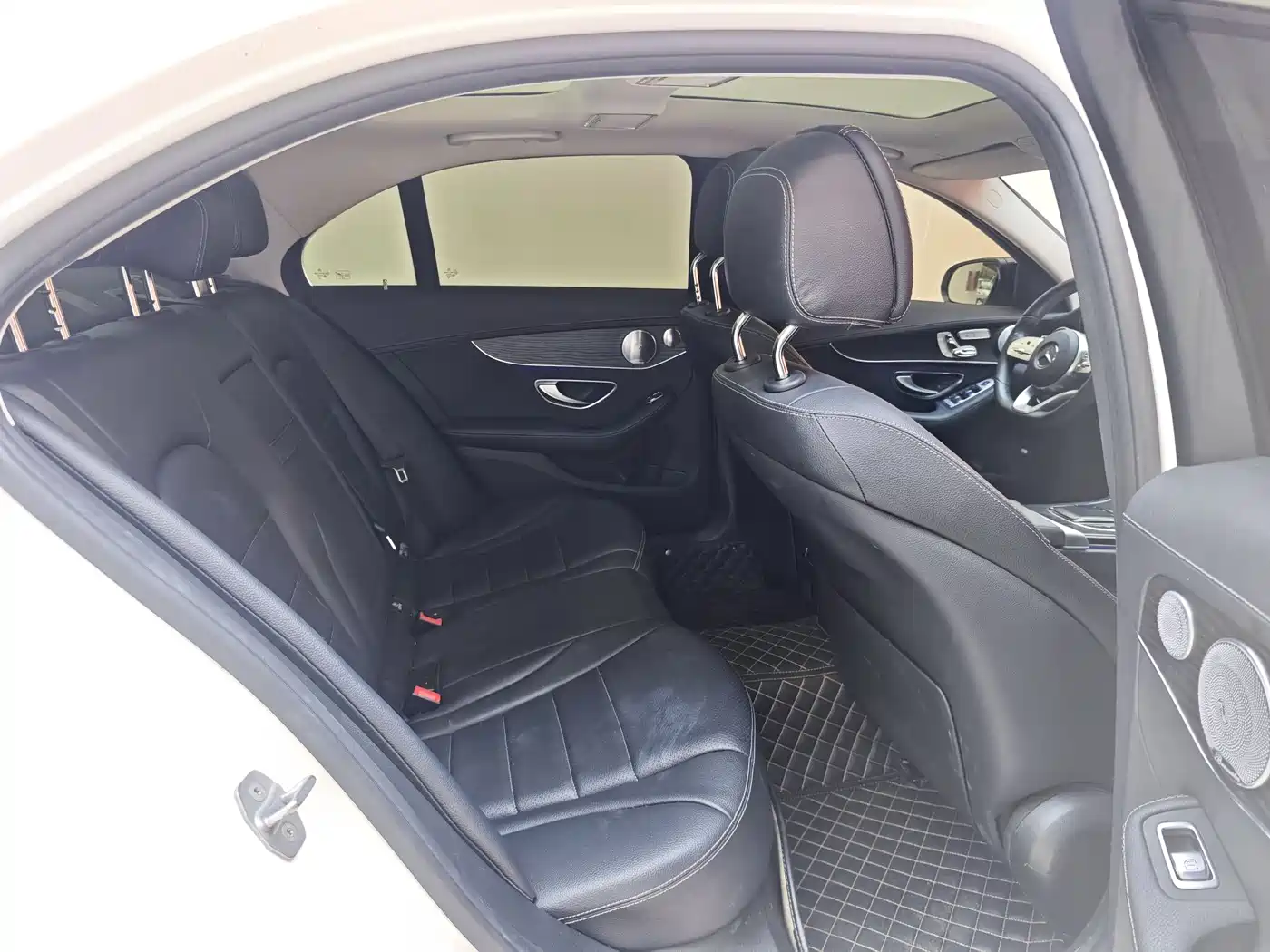 Mercedes-Benz C-Class 2021 C 260 L Sport Starry Exclusive Edition фото 15