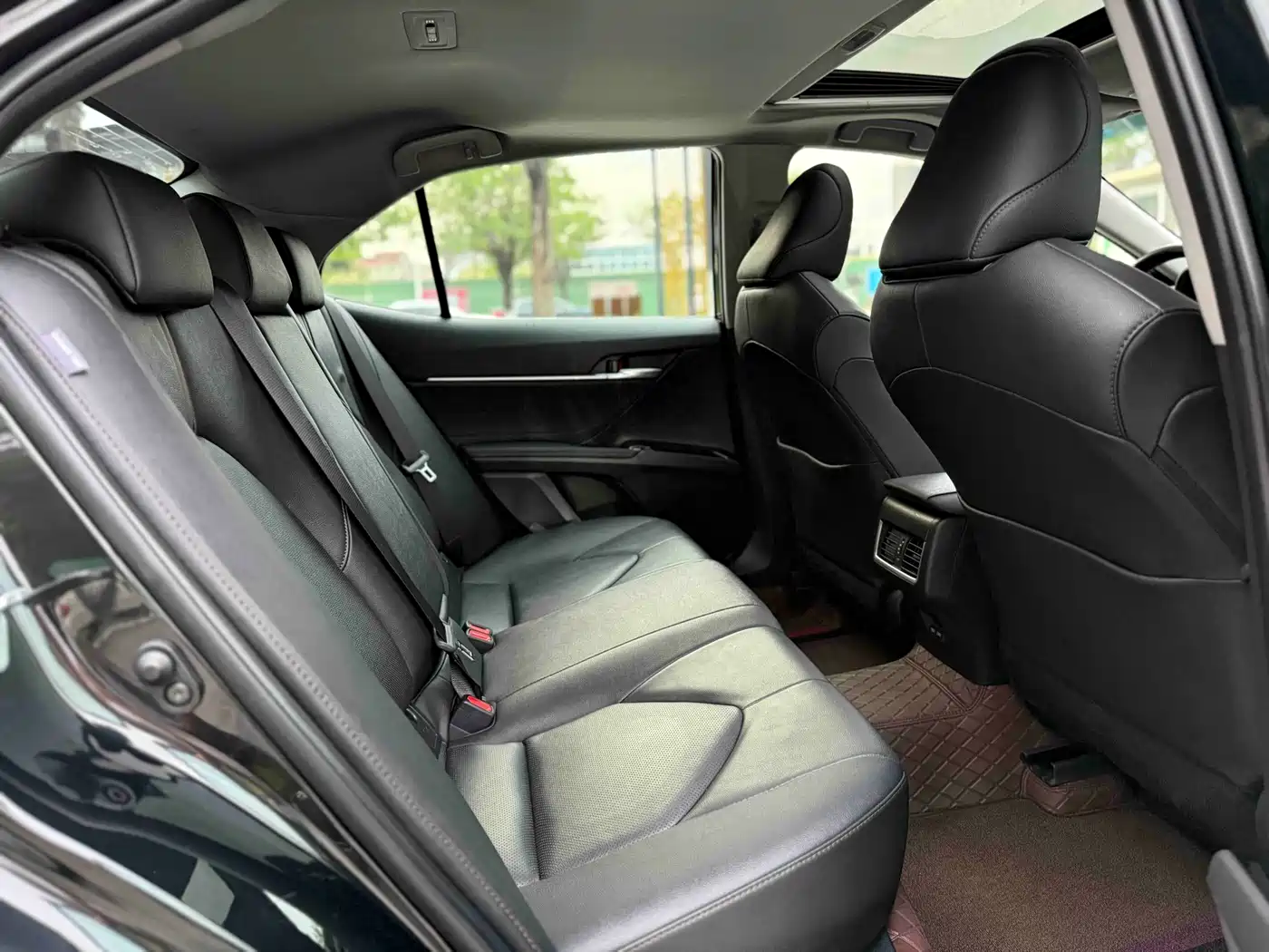 Toyota Camry 2023 2.0G Luxury Edition фото 12