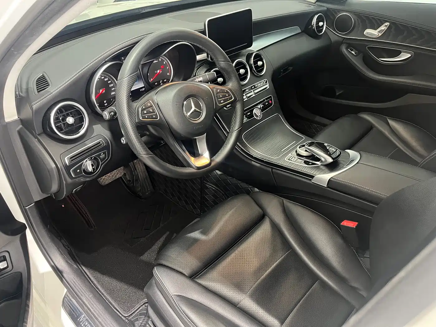 Mercedes-Benz C-Class 2017 C 180 L Sport фото 4