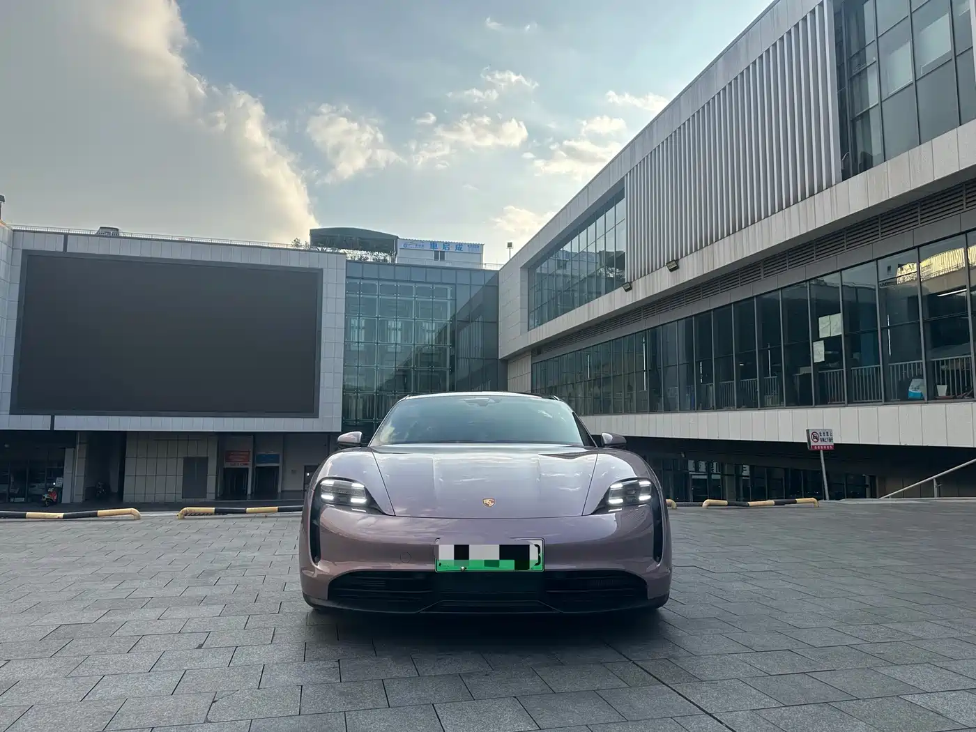 Porsche Taycan 2020 Taycan фото 2