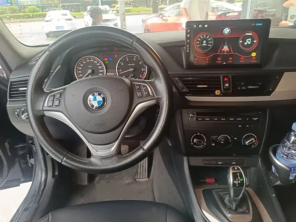 BMW X1 2014 sDrive18i Fashion Edition фото 10