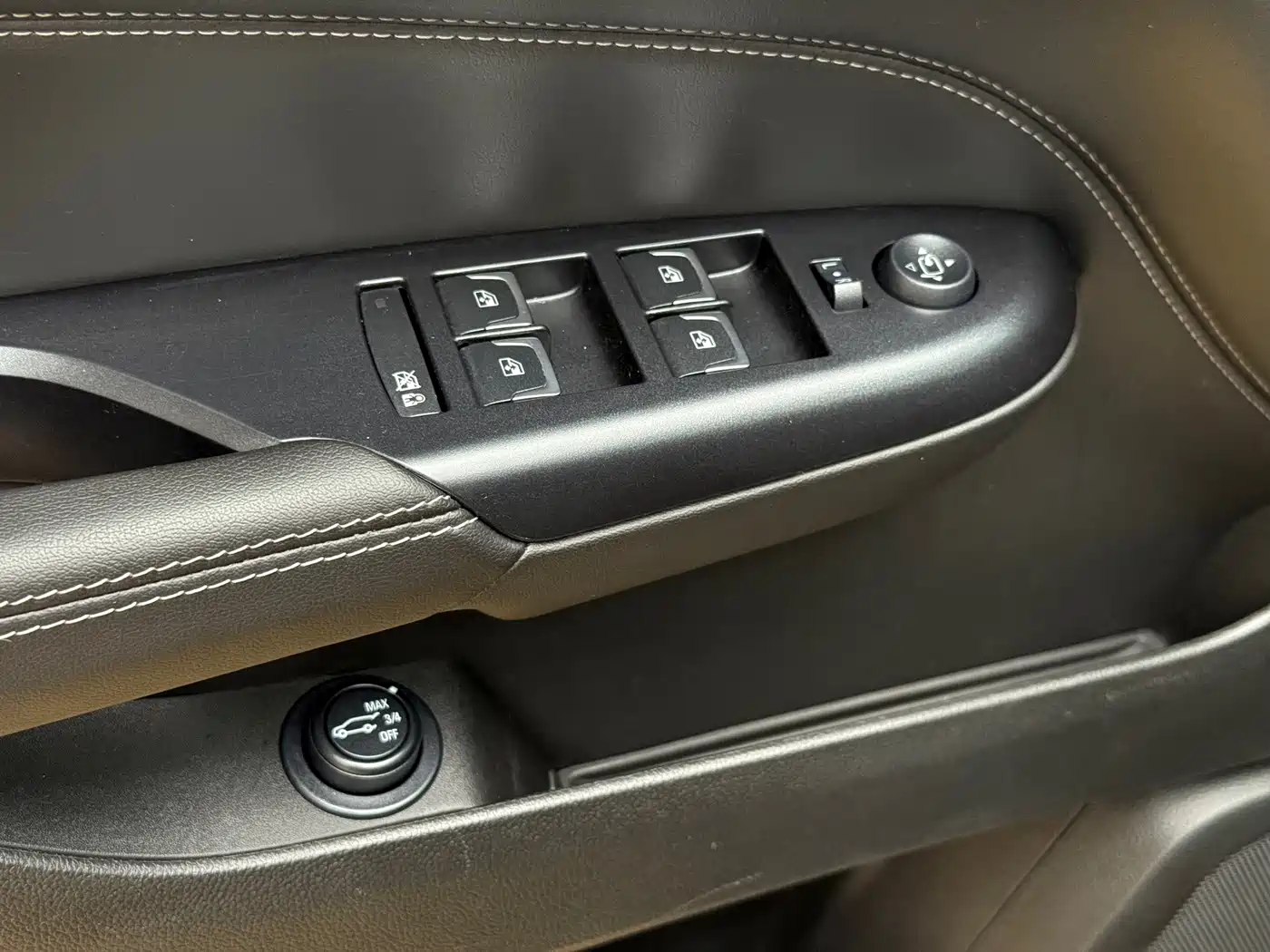 Фото 24 - Cadillac SRX
