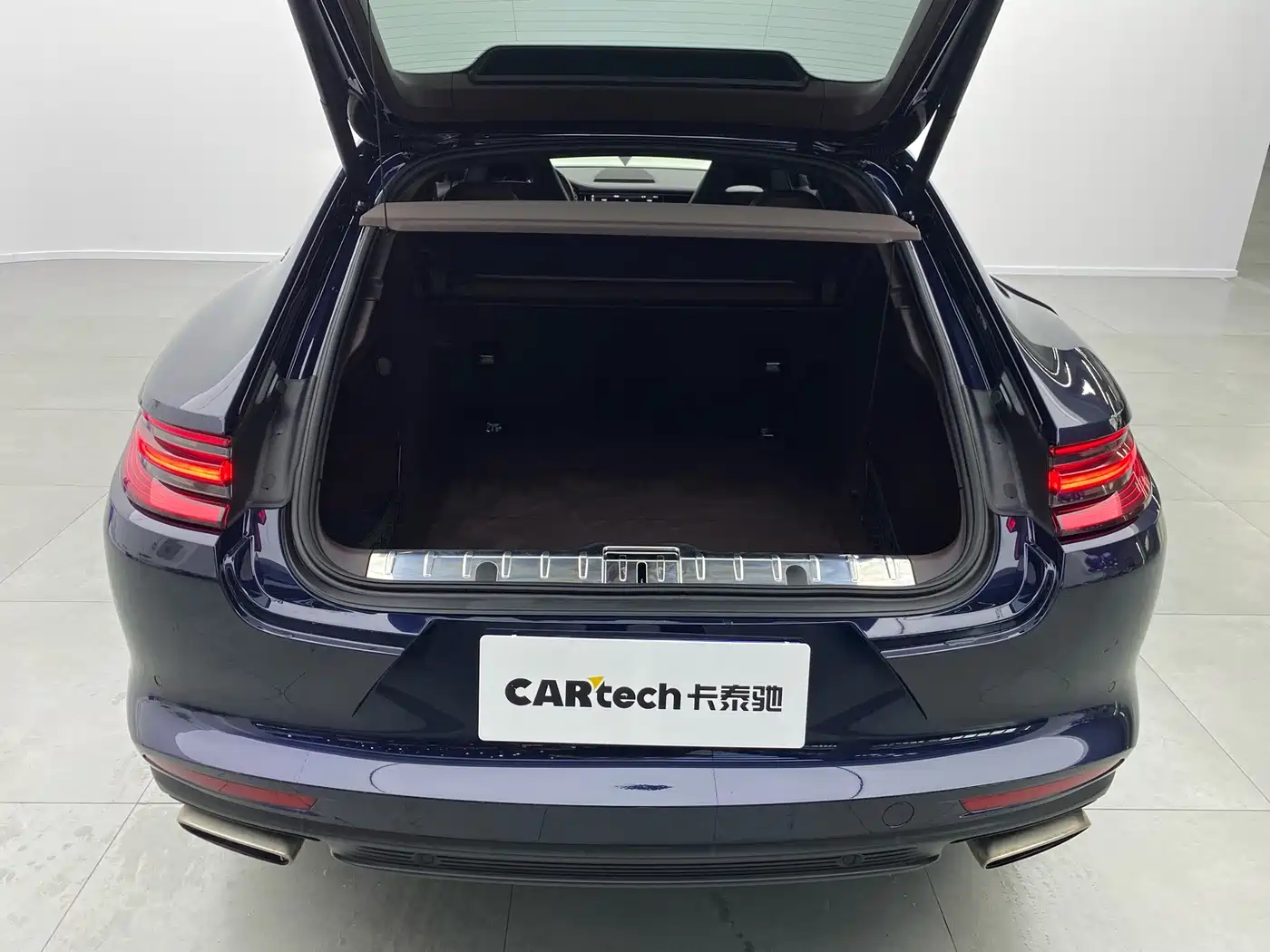 Porsche Panamera 2017 Panamera 4 Executive Long Wheelbase 3.0T фото 31