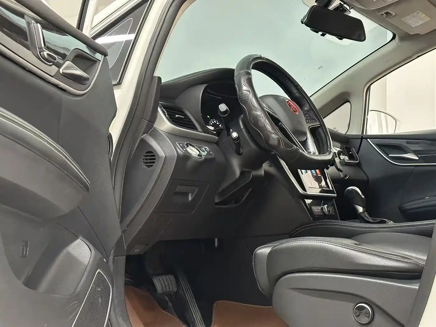 BYD Song MAX 2017 1.5T Auto Smart Connect Premium 7-seater фото 4
