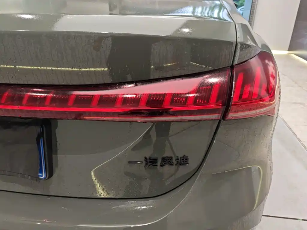 Фото 8 - Audi A5L