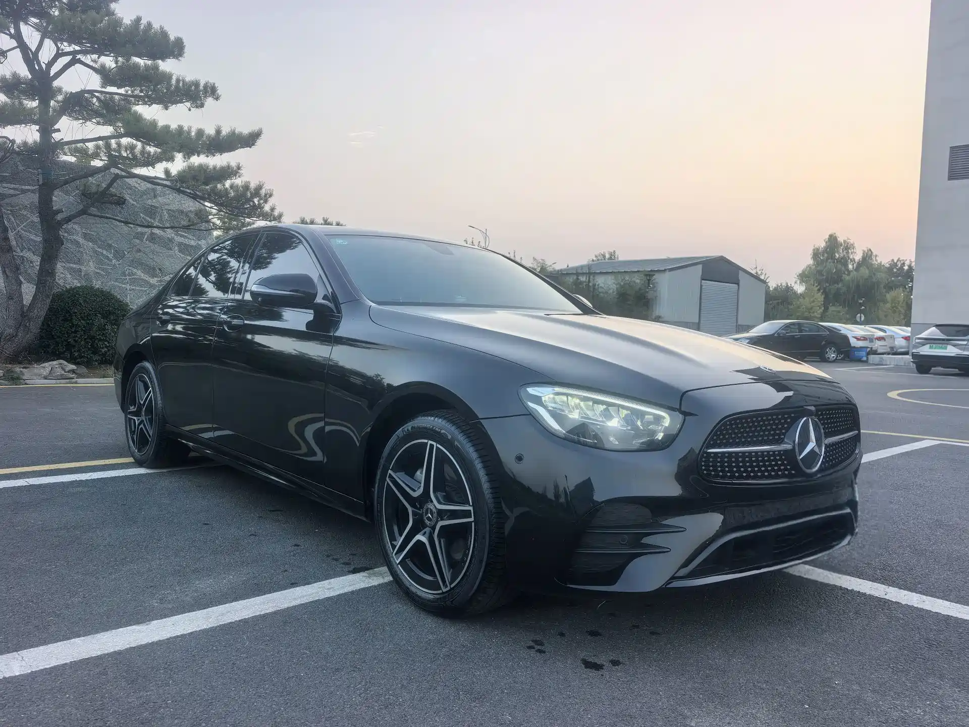 Фото 3 - Mercedes-Benz E-Class (Import)