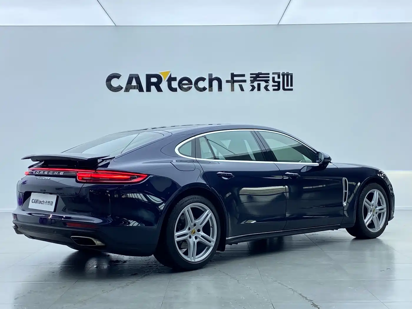 Porsche Panamera 2017 Panamera 4 Executive Long Wheelbase 3.0T фото 3