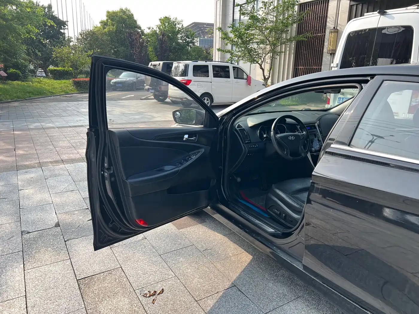 Hyundai Sonata 2013 2.0L Automatic Luxury Edition фото 5