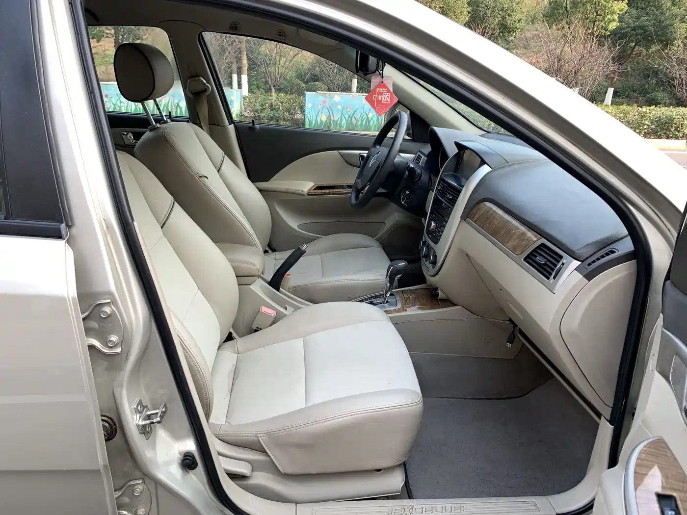 Buick Excelle 2015 1.5L Automatic Classic фото 2