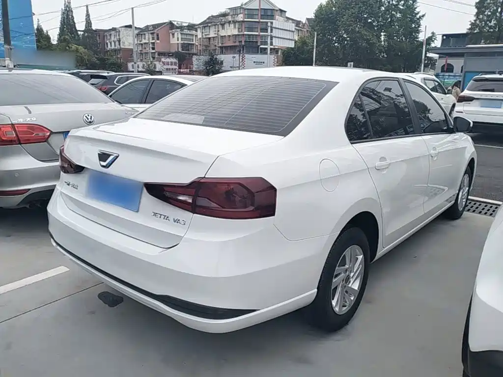 Photo 7 - Jetta VA3