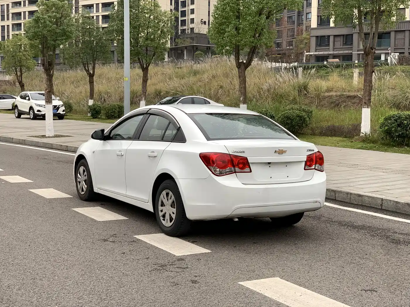 Chevrolet Cruze 2013 1.6L SL Sunroof MT фото 3