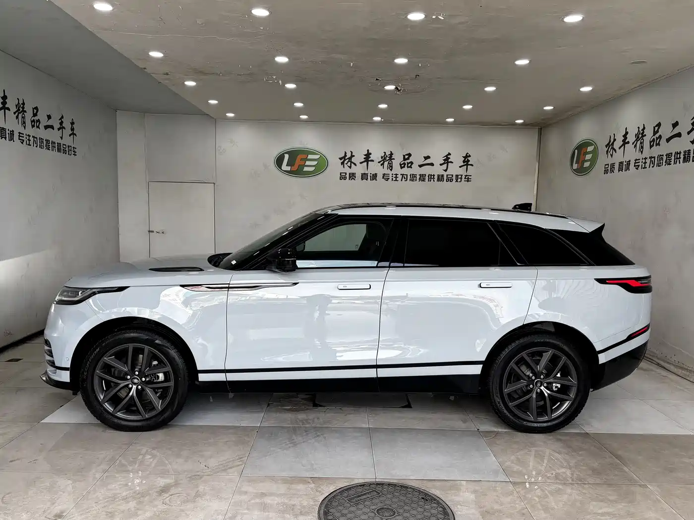Land Rover Range Rover Velar 2024 Dynamic SE фото 4