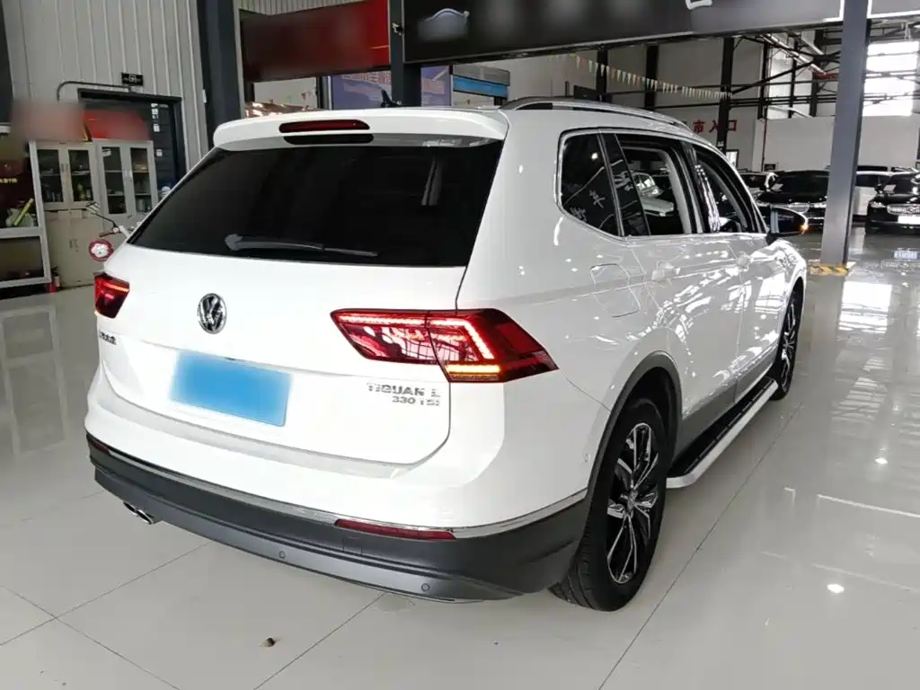 Фото 7 - Volkswagen Tiguan L
