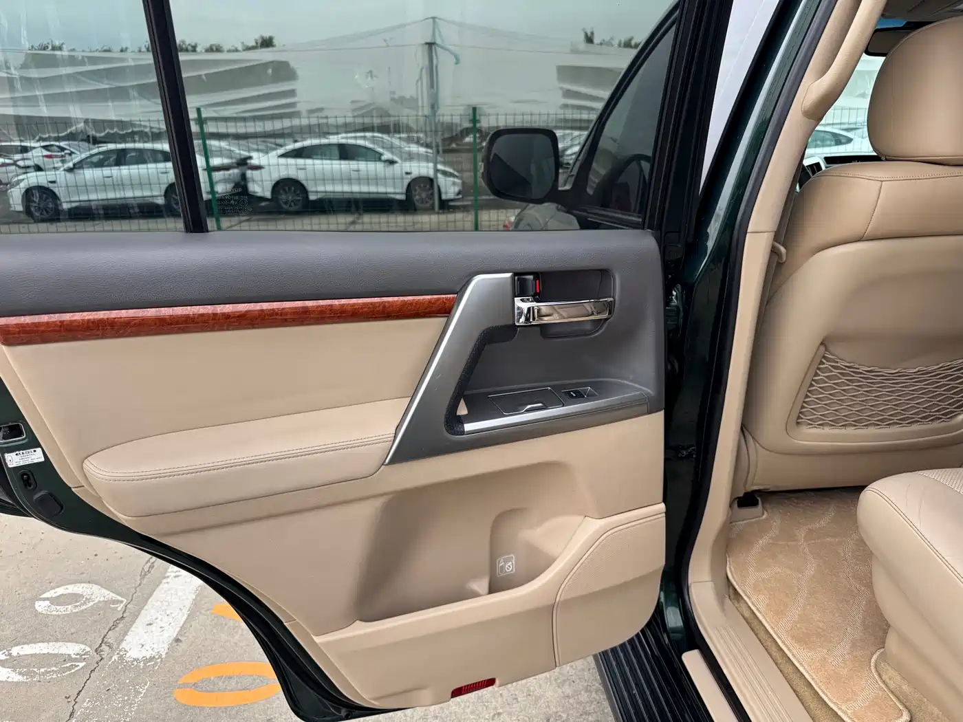 Toyota Land Cruiser 2012 4.0L Automatic VX фото 16