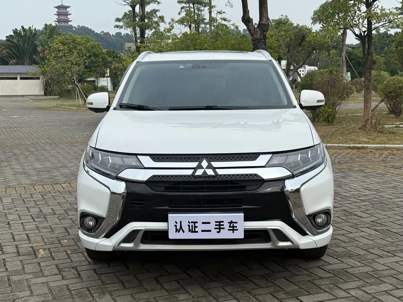 Mitsubishi Outlander 2021 2.4L 4WD Deluxe Edition 7-Seater фото 11