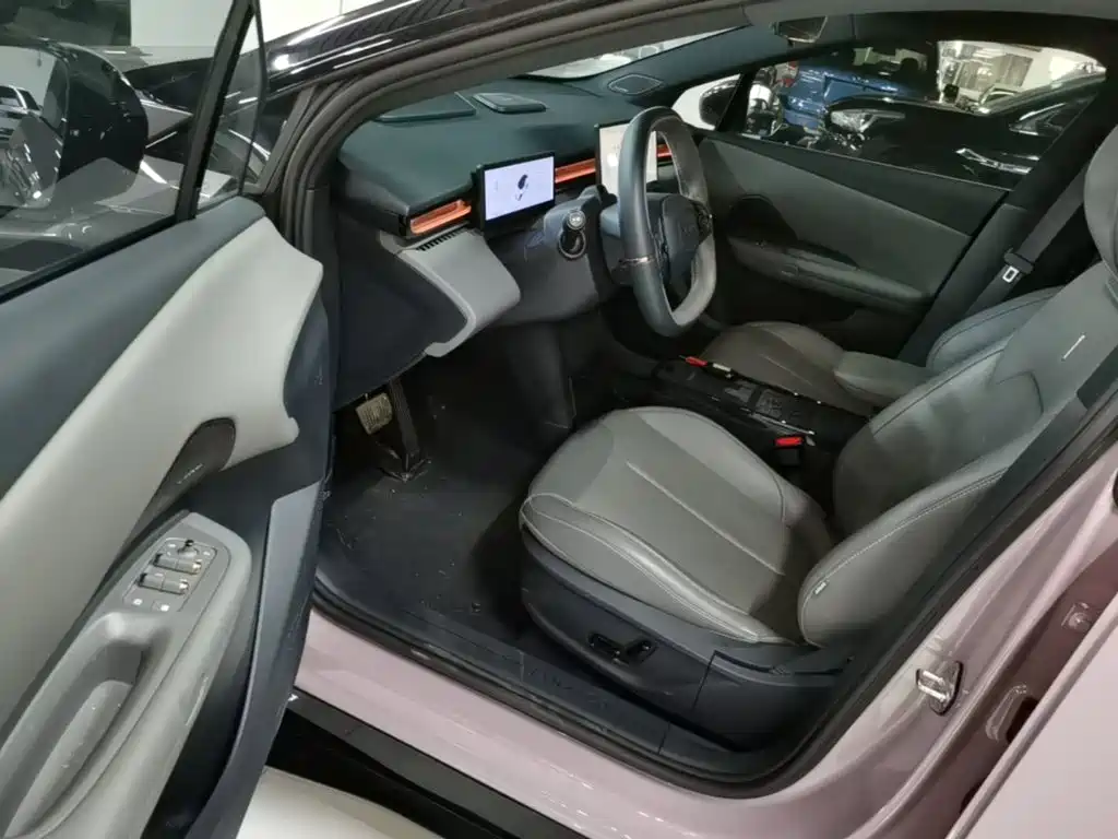 صورة 16 - Lynk & Co Z20