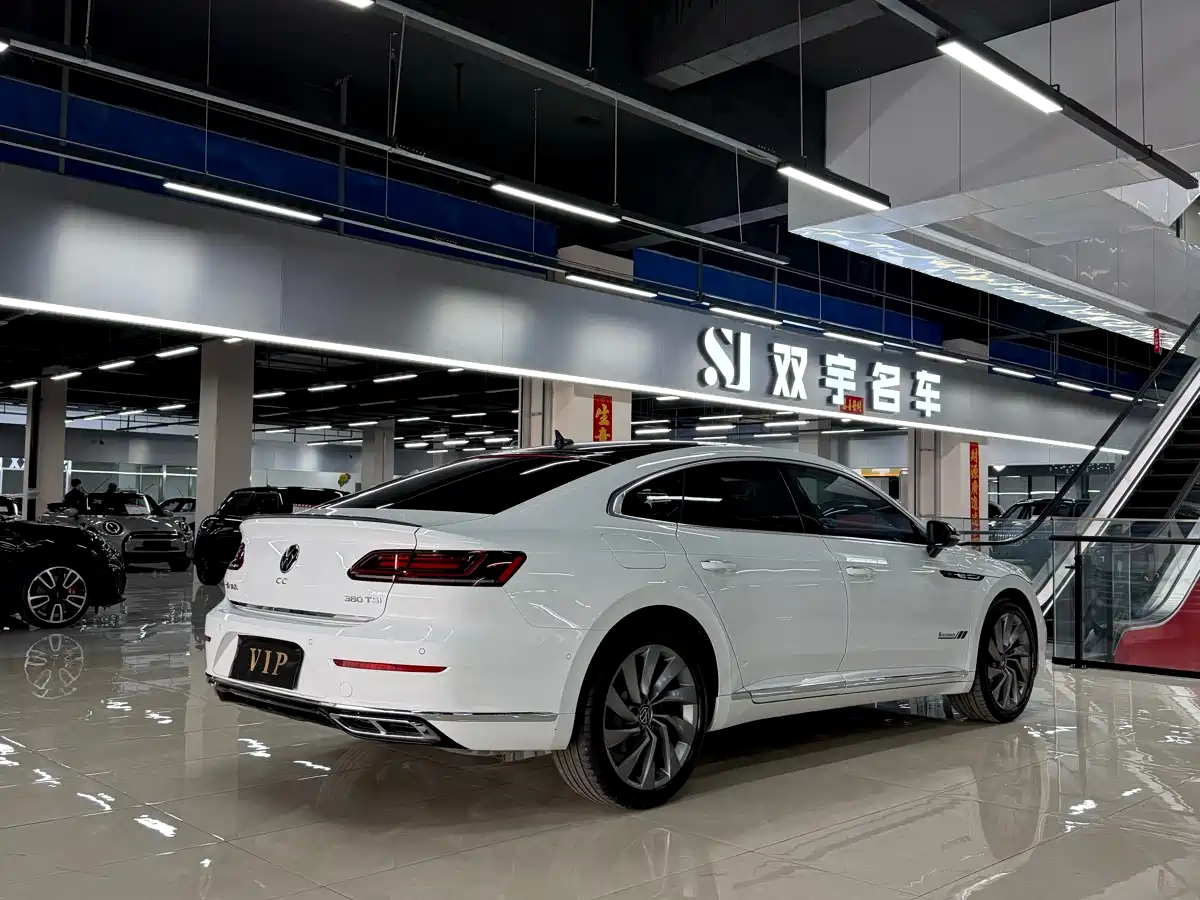 Volkswagen FAW-Volkswagen CC 2021 380TSI Eye-catching Edition фото 4