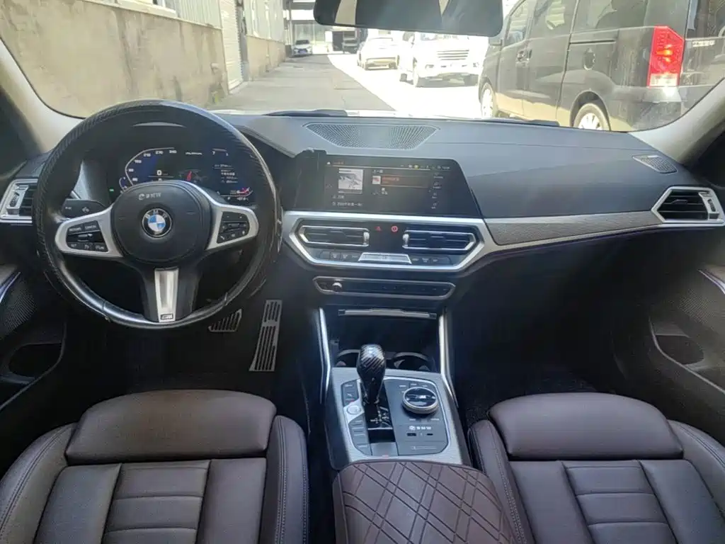 BMW 3-SERIES