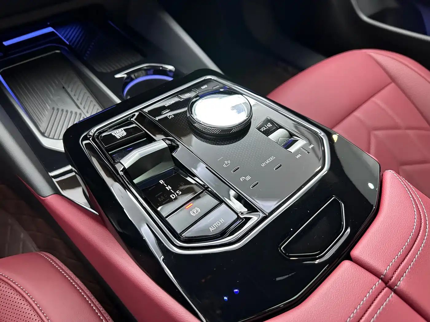 BMW 5 Series 2024 530Li Leading M Sport Package фото 17