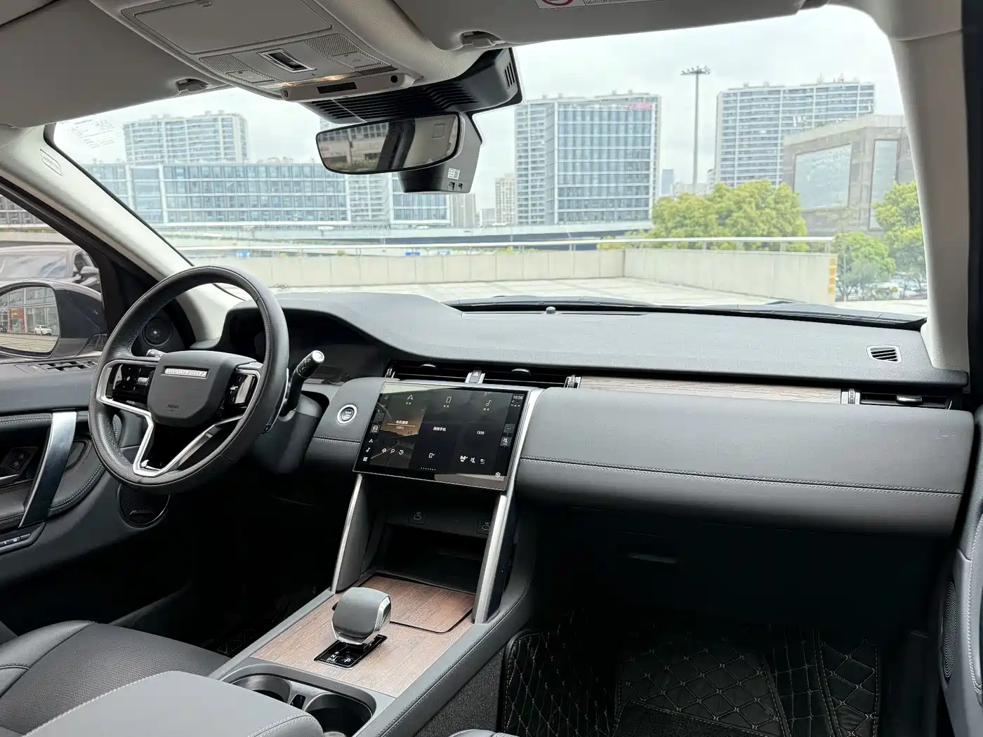 LAND ROVER DISCOVER SPORTS