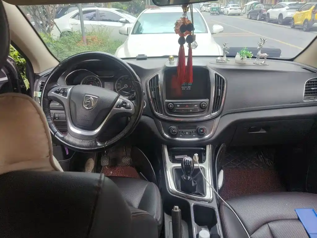 Baojun 560 2015 2015 1.8L Manual Luxury