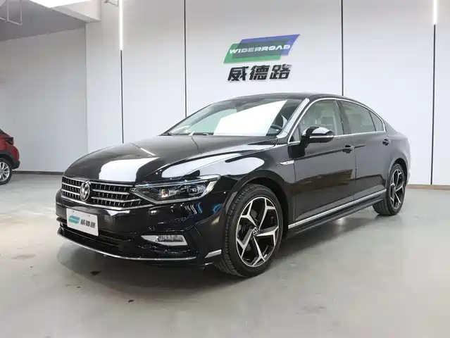 VOLKSWAGEN MAGOTAN 2023