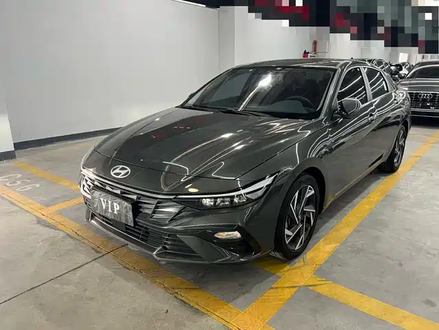 Hyundai Elantra 1.5L CVT GLS, Лидер