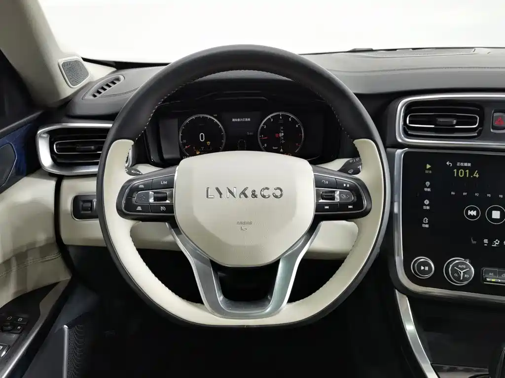 Lynk & Co 01 2018 2017 2.0T 2WD Pro Shine Edition