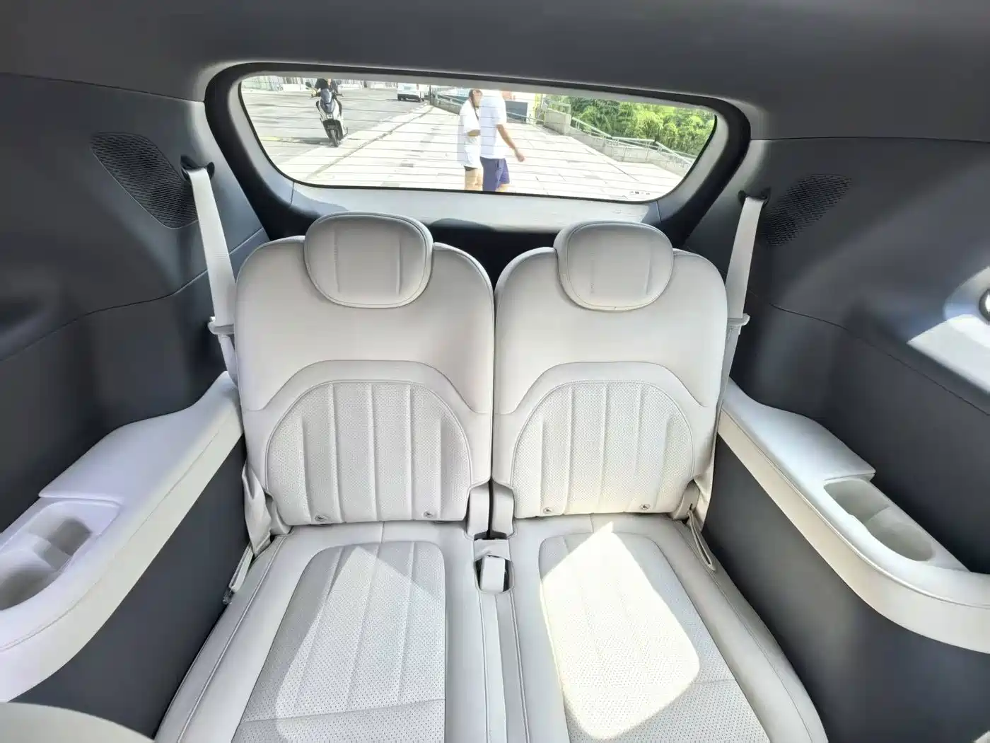 Dongfeng Yipai eπ008 2025 2026 6-seater Pure Electric Family Edition
