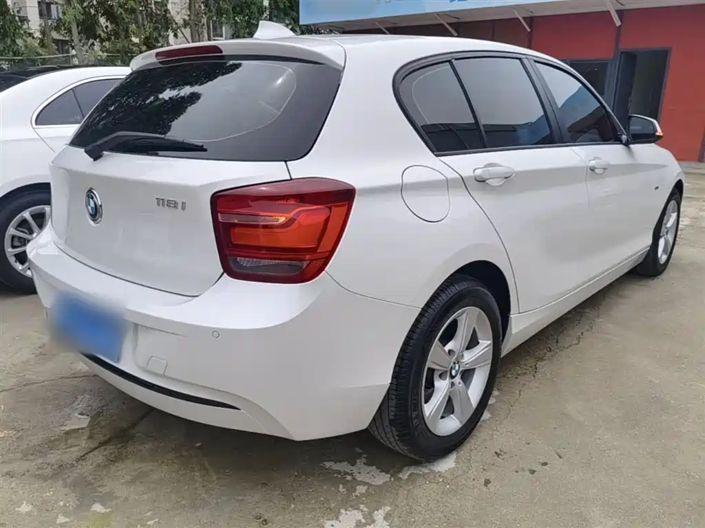 BMW 1 Series (Import) 2013 Facelift 118i Sport Model фото 7