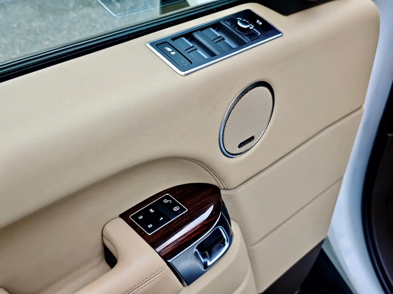 Фото 27 - Land Rover Range Rover