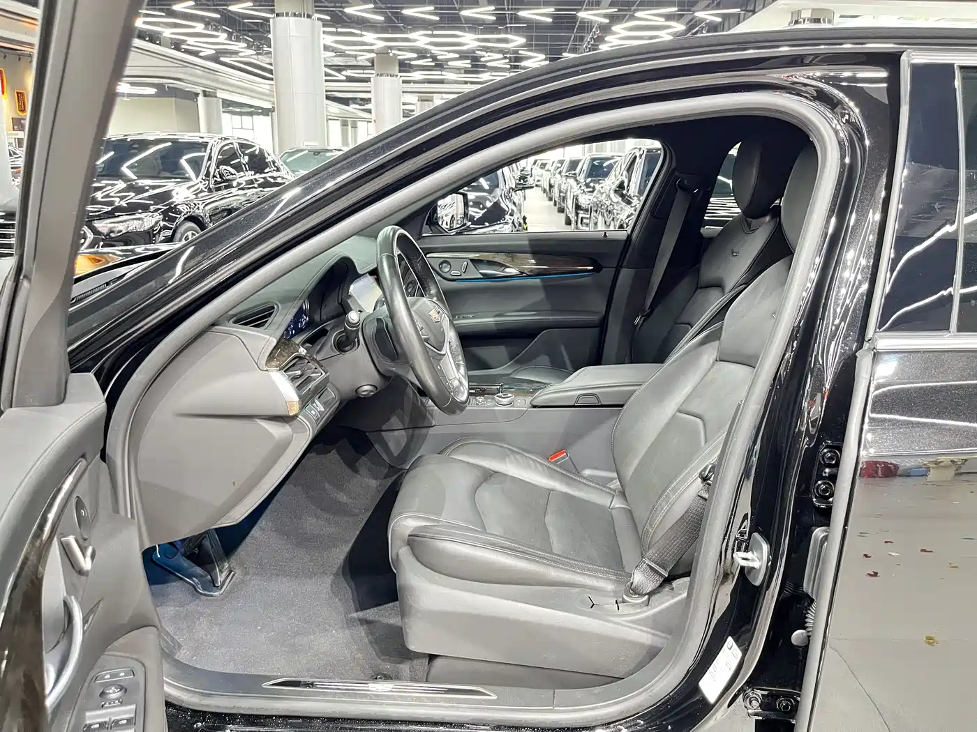CADILLAC CT6