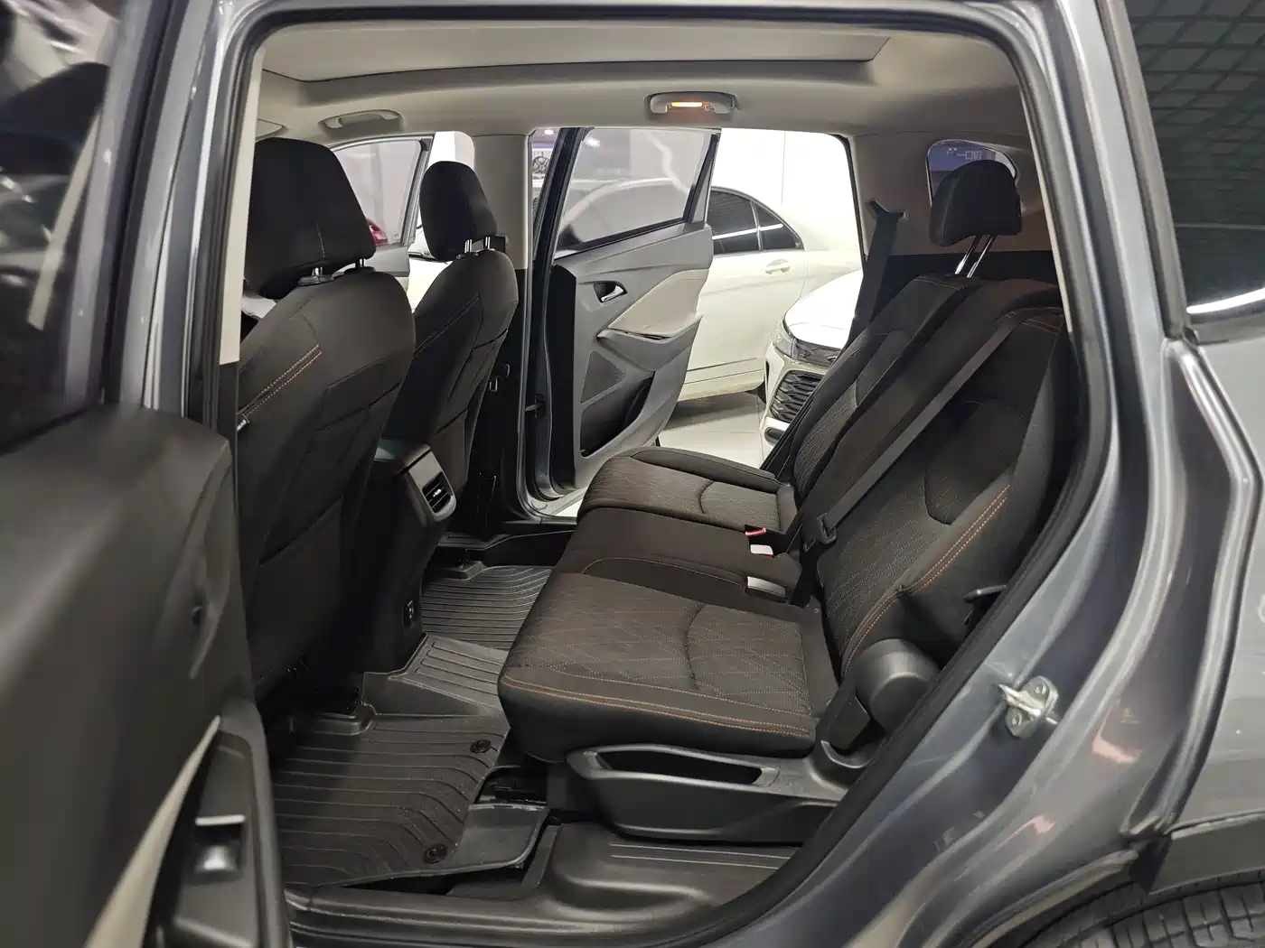 Chevrolet Volando 2018 530T Auto Sport Edition (5+2 seater) China V фото 6