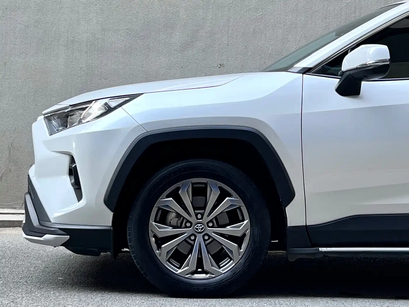 Toyota RAV4 Rongfang 2023 2.0L CVT 2WD Fashion Edition фото 15