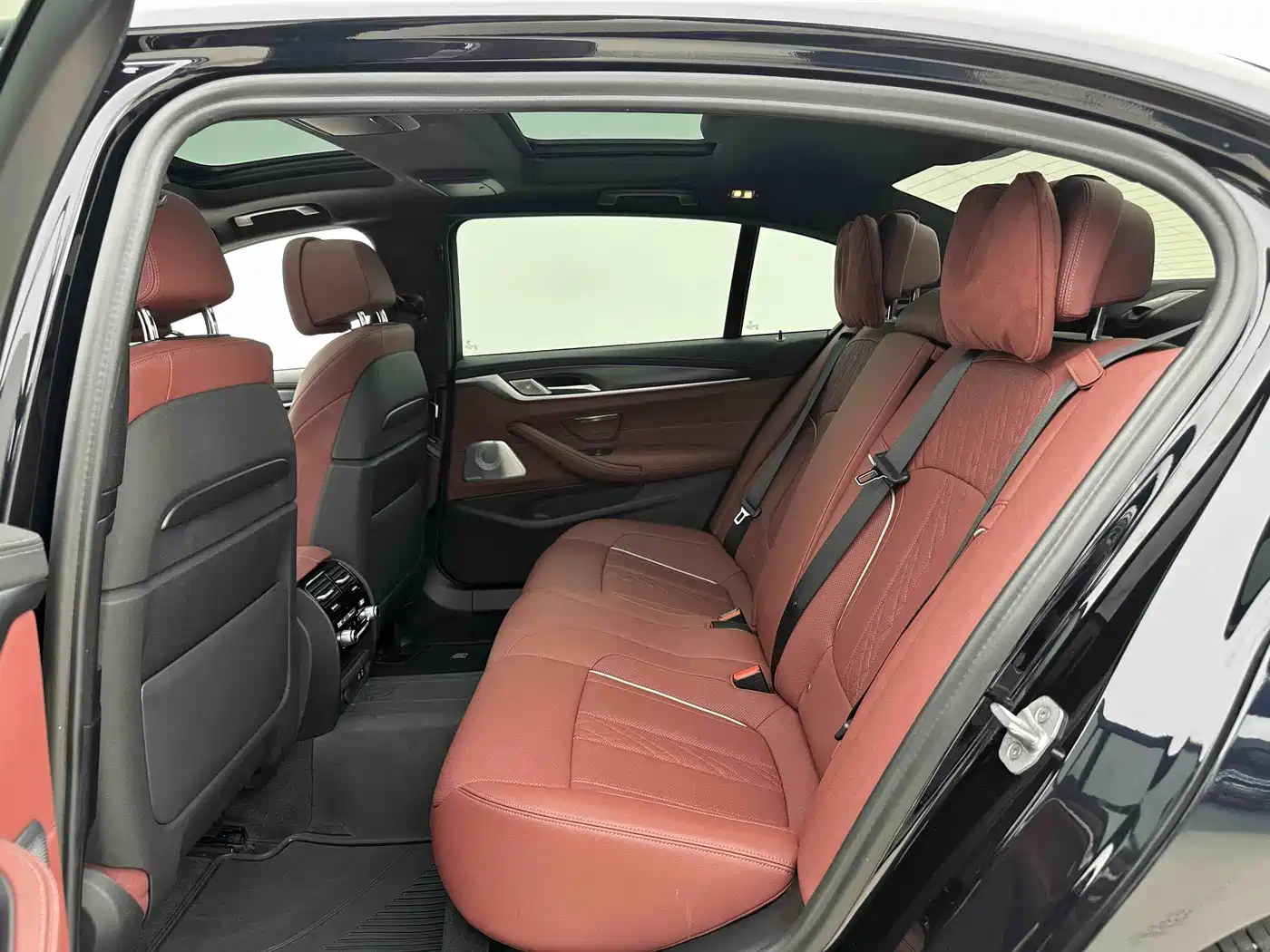 BMW 5 Series 2023 530Li Executive M Sport Package фото 10