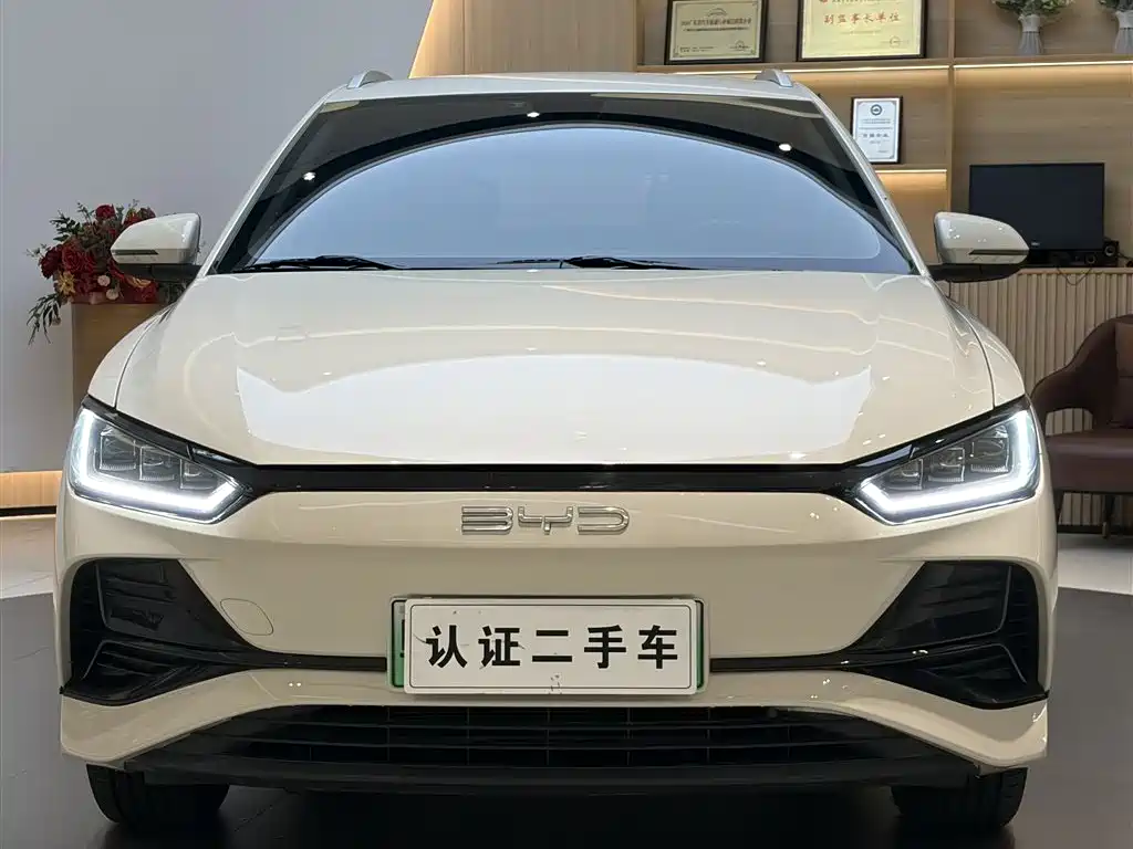 BYD E2