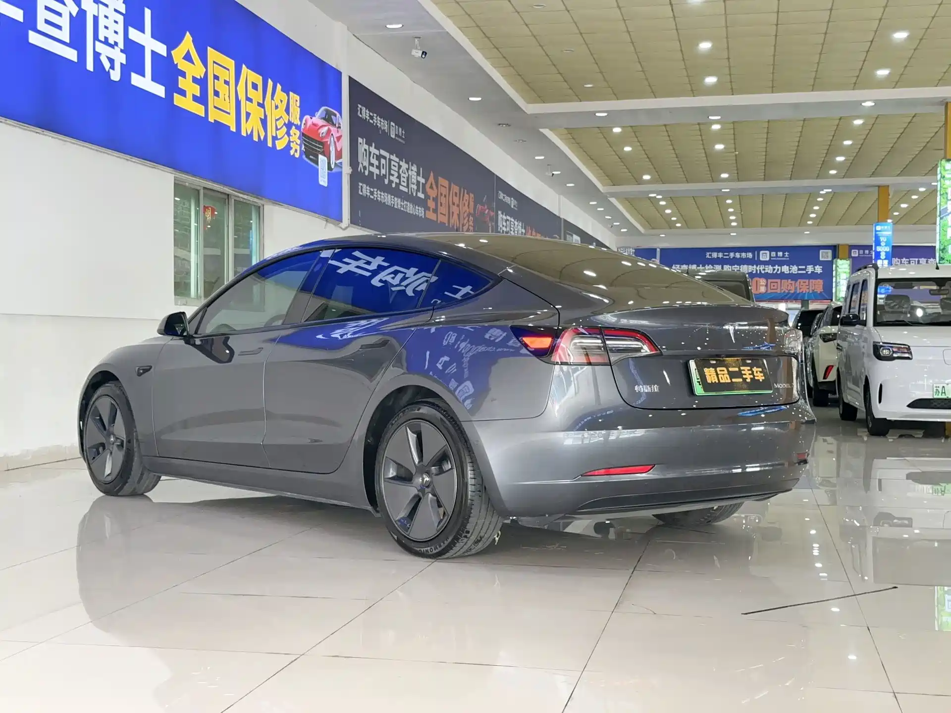 Фото 4 - Tesla Model 3