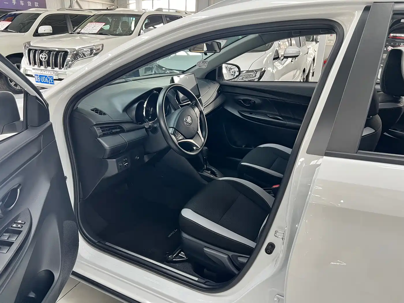 Toyota YARiS L Zhi Xuan 2023 2022 Zhi Xuan X 1.5L CVT Luxury PLUS Edition