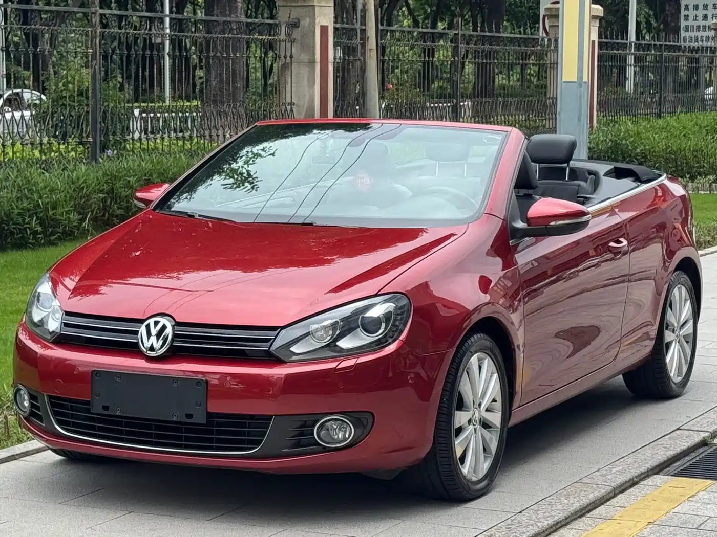 Volkswagen Golf (Import) 2014 2012 1.4TSI Luxury Convertible Edition