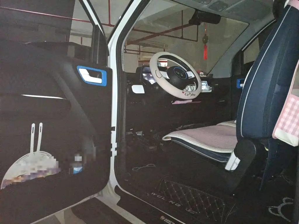 Photo 12 - Wuling Motors Hongguang MINIEV