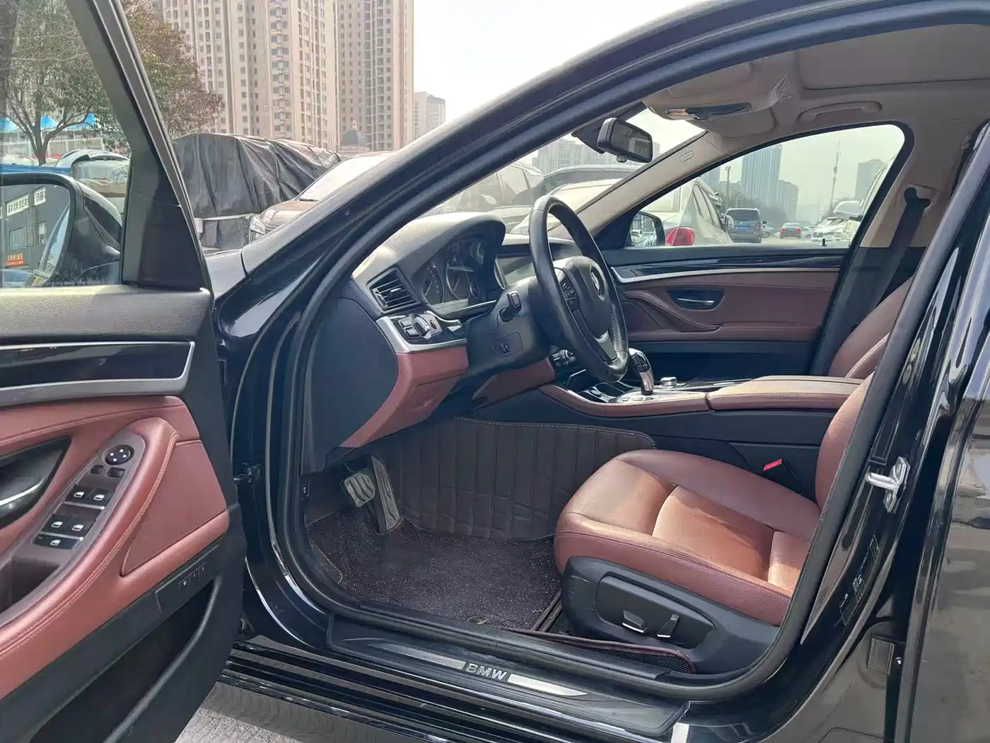 BMW 5 Series 2017 520Li Classic Edition фото 10