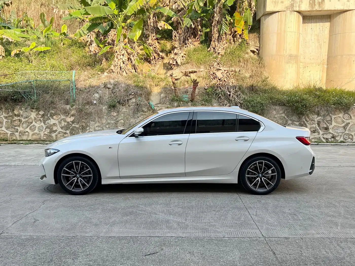 BMW 3 Series 2024 325Li M Sport Package фото 3