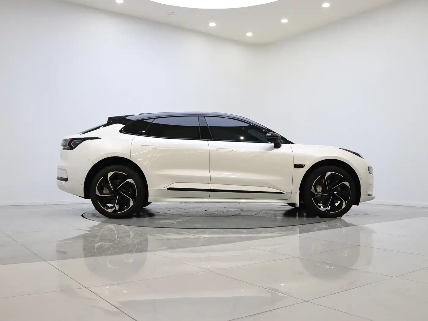 ZEEKR EXTREME KRYPTON 001